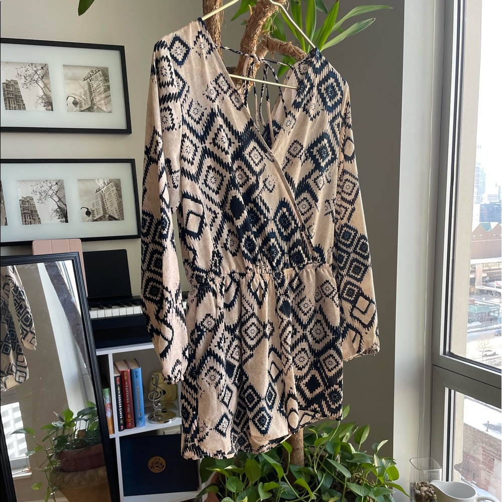 One Clothing Los Ángeles Geometric/Aztec Romper with Shorts sz Medium
